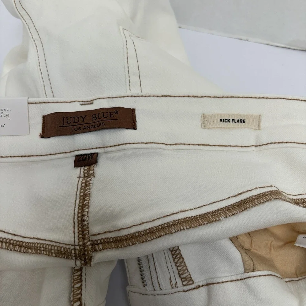 Judy Blue NWT Hi-Rise‎ Kick Flare White Denim Jeans Size 20W Style#881080
